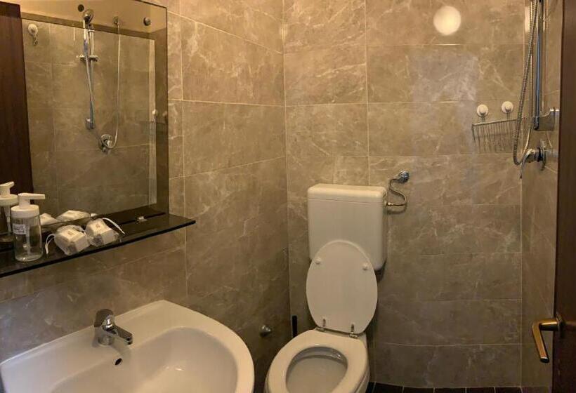 اتاق لوکس, Neyra Beach