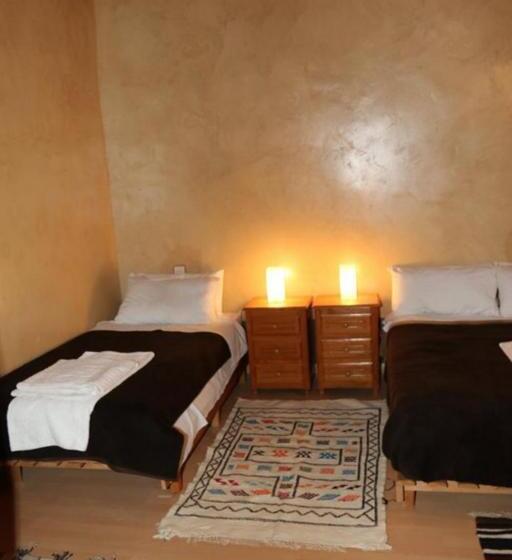 اتاق خانوادگی با چشم‌انداز کوه, Kasbah Citoyenne