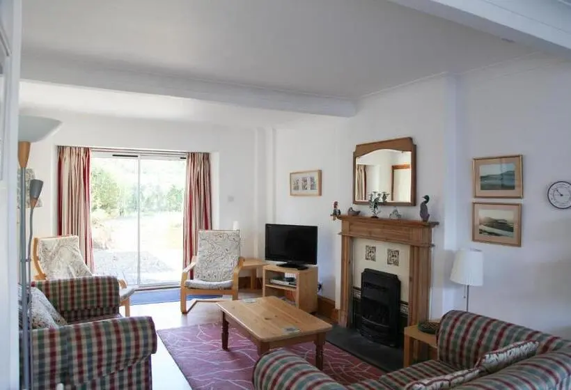３ベッドルームハウス, Cnapan Guest House