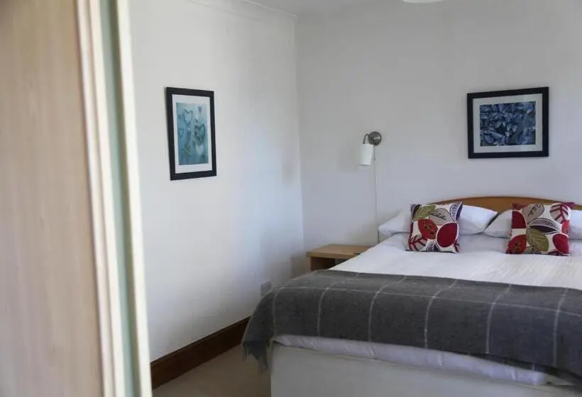 ３ベッドルームハウス, Cnapan Guest House