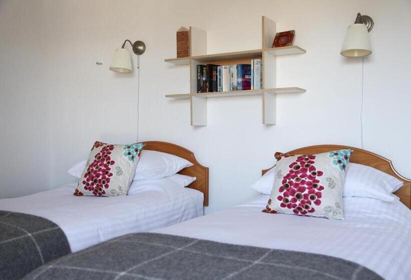 Дом 3 Спальни, Cnapan Guest House