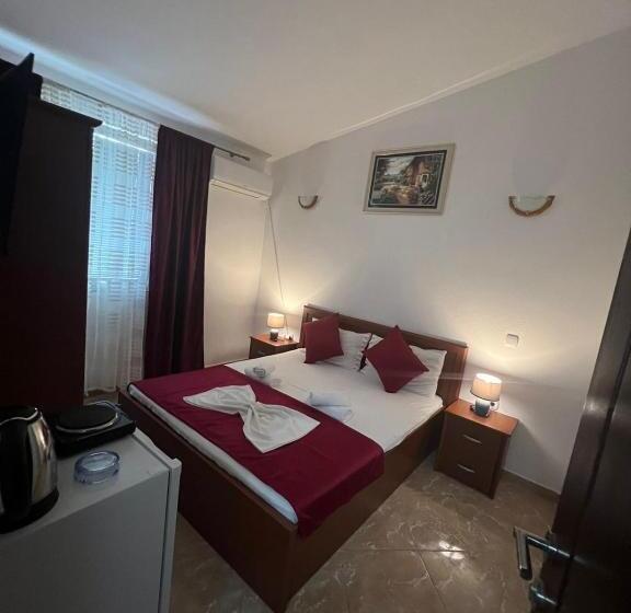 اتاق اکونومی, Kasneci Apartments