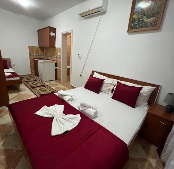 سوییت خانوادگی, Kasneci Apartments