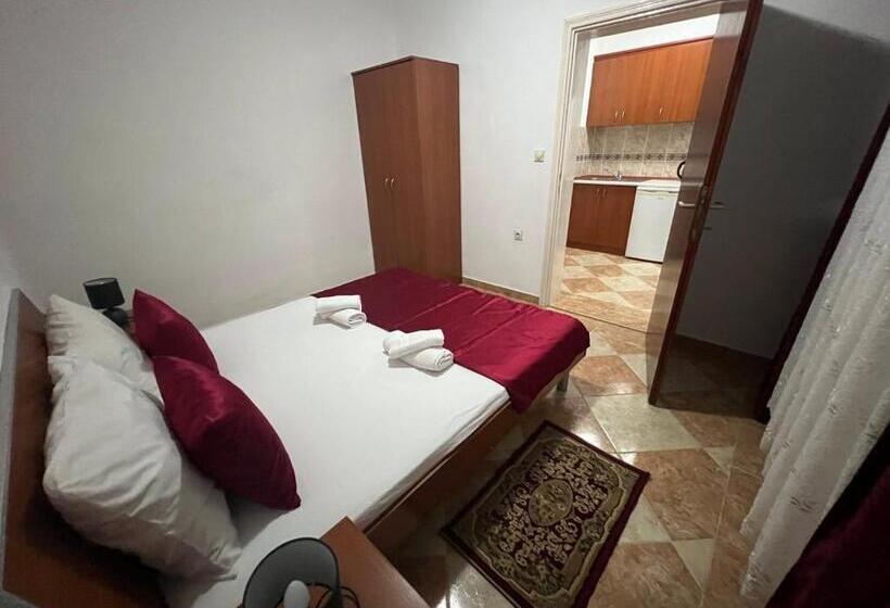 سوییت خانوادگی, Kasneci Apartments