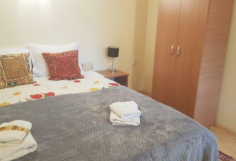 غرفة قياسية, Pensiunea Casa Motilor