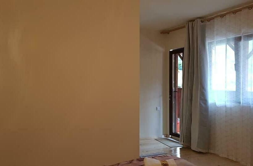 غرفة قياسية, Pensiunea Casa Motilor