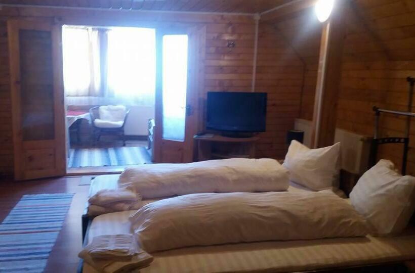 جناح عائلي, Pensiunea Casa Motilor