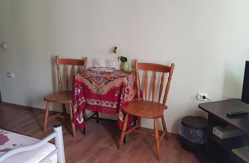 غرفة قياسية, Pensiunea Casa Motilor