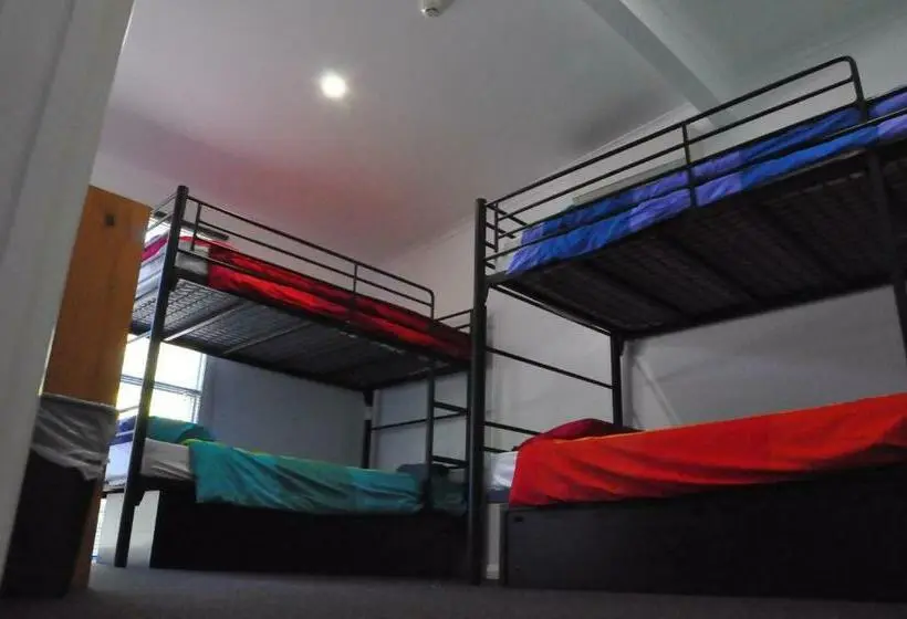スタンダード４人部屋, Alpine Sports Lodge