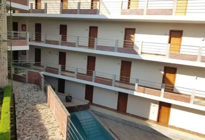 プレミアムスタジオ, Gran Hotel De Lago Shushufindi
