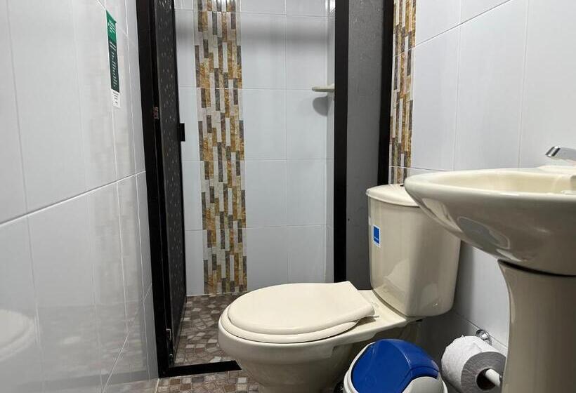 اتاق استاندارد سه نفره, Laureles De Aburrá