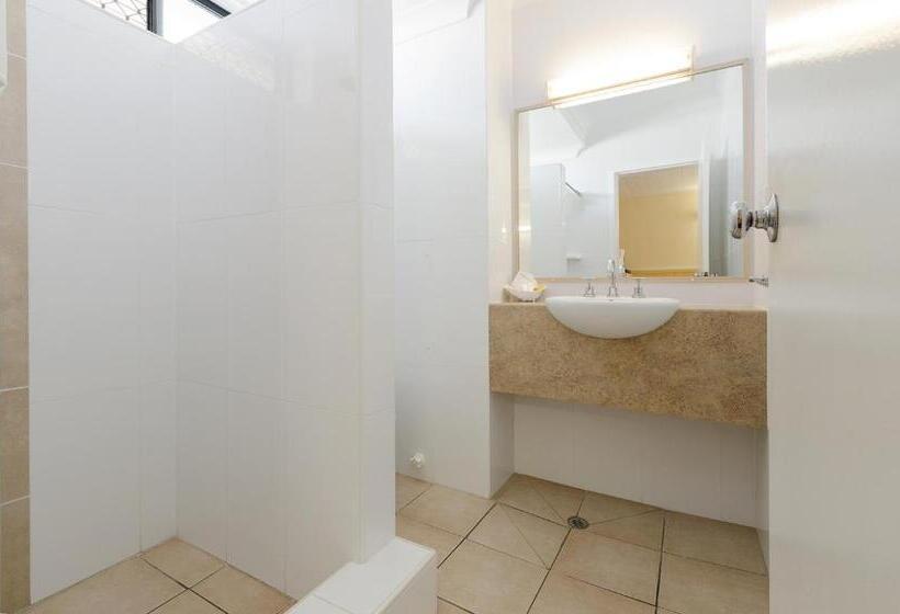 스탠다드 룸, Jackie Howe Motel