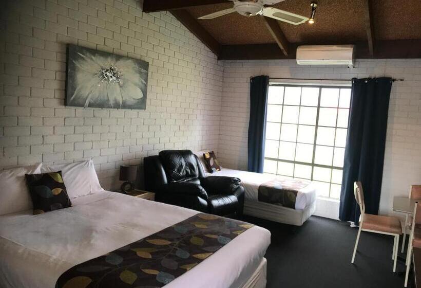 חדר סטנדרט לשלושה, Bakery Park Motor Inn