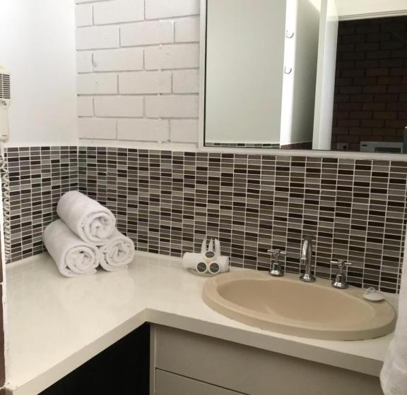 Номер Стандарт Трехместный, Bakery Park Motor Inn