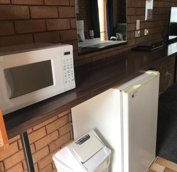 חדר סטנדרט לשלושה, Bakery Park Motor Inn