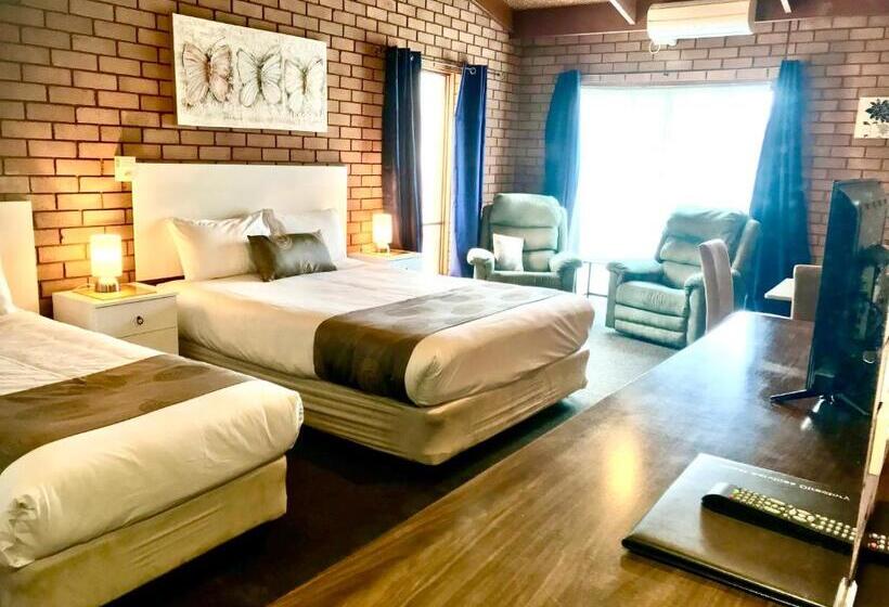 חדר סטנדרט לשלושה, Bakery Park Motor Inn