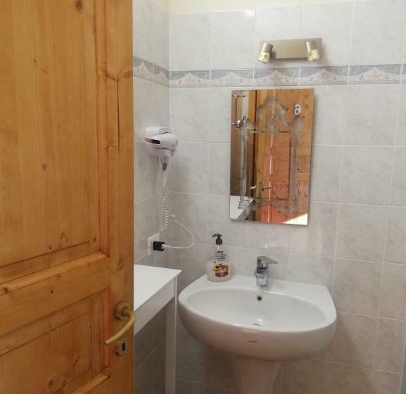 חדר סטנדרט, Airport Stop