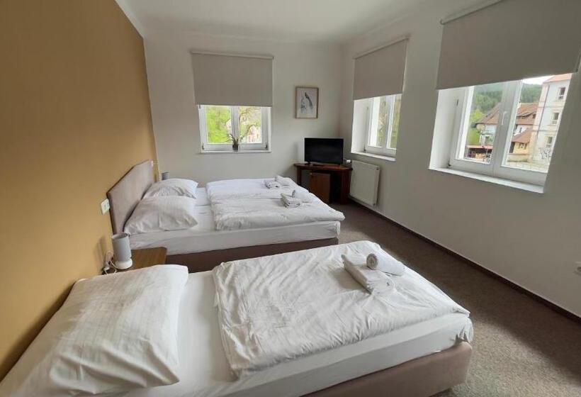 Номер Стандарт, Rožmberk Inn