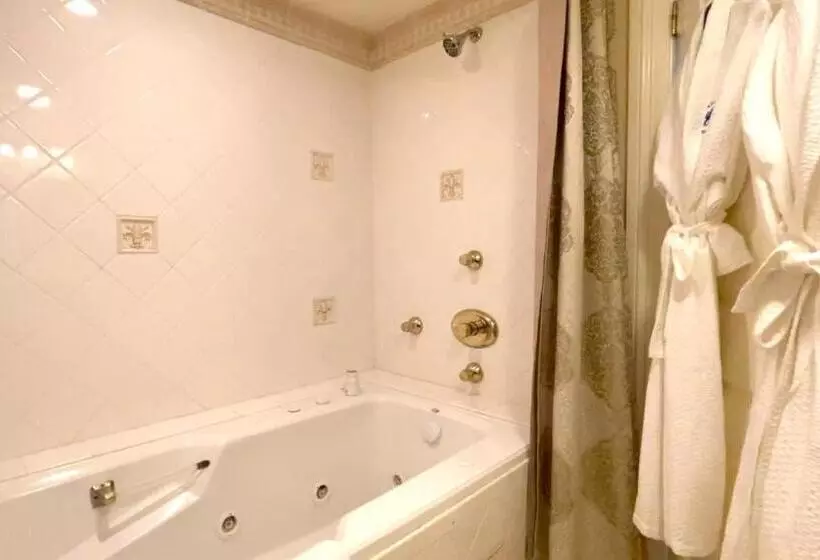 スイート, Atlantis Inn