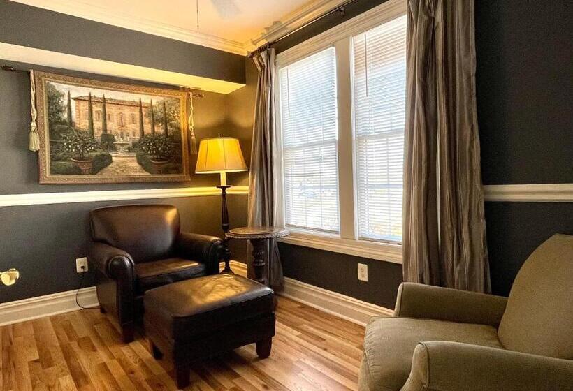 스위트, Atlantis Inn