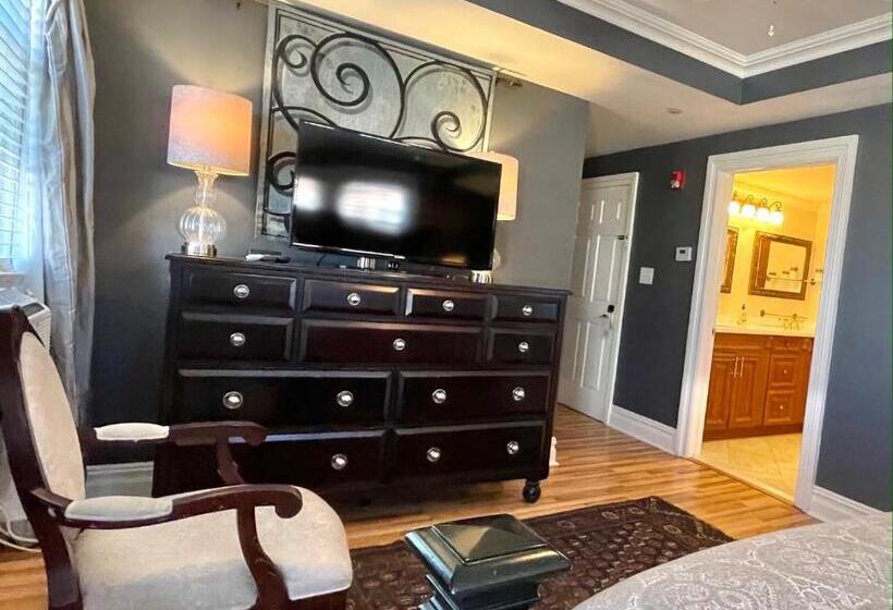 스위트, Atlantis Inn