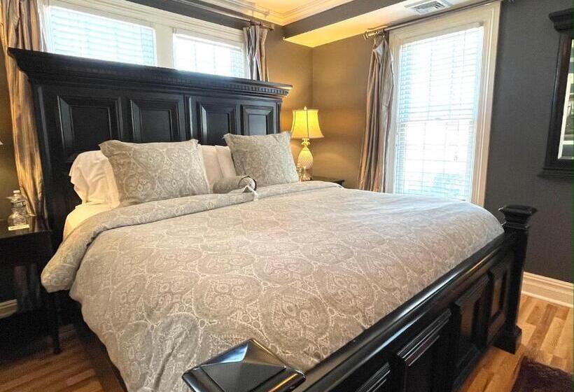 스위트, Atlantis Inn