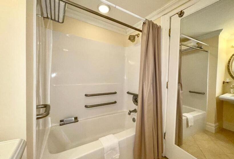 스위트, Atlantis Inn
