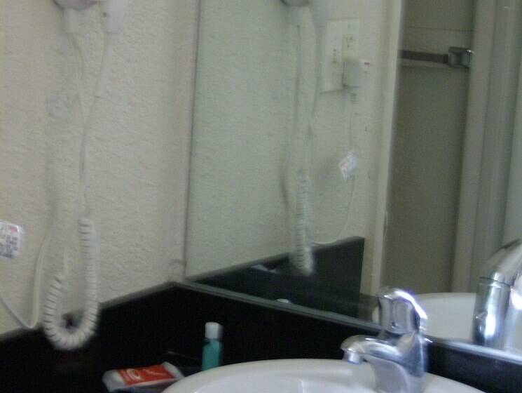 חדר סטנדרט שתי מיטות זוגיות, Econo Lodge Inn & Suites