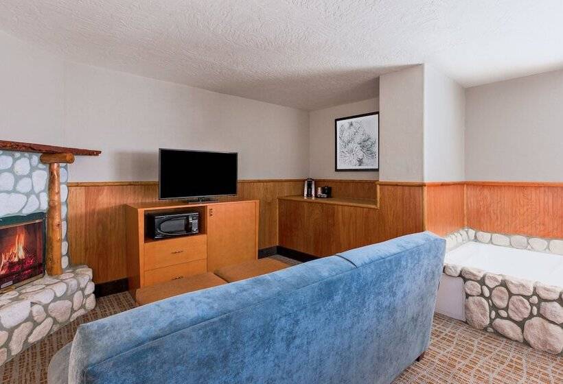 סוויטה מותאמת לאדם עם מוגבלויות, Holiday Inn Resort The Lodge At Big Bear Lake, An Ihg