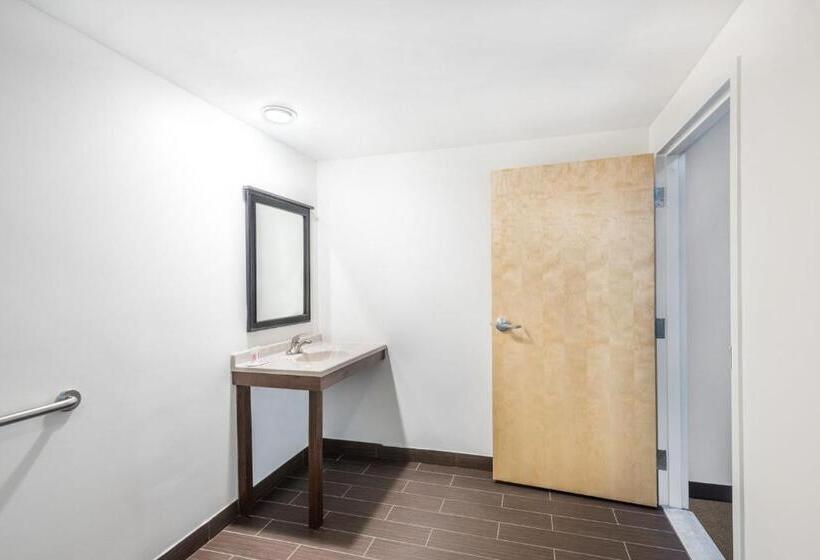 Номер Superior Адаптированный для Инвалидов, Howard Johnson By Wyndham Quincy/ Boston