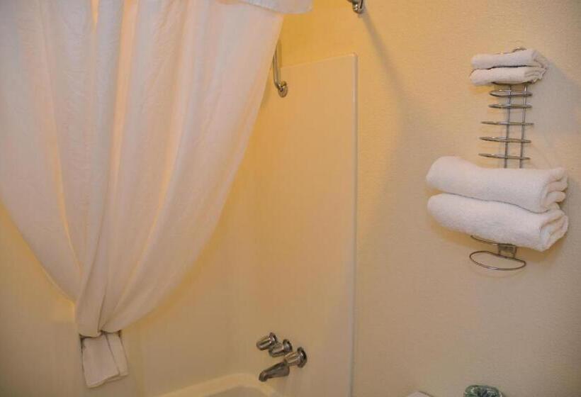 חדר סטנדרט עם מיטת קינג, Inn Of Uvalde