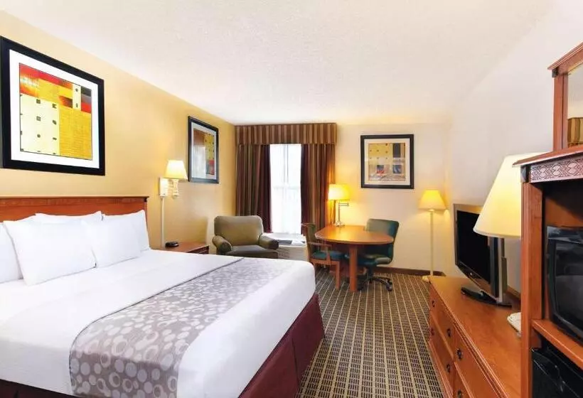 キングサイズベッドのデラックスルーム, La Quinta Inn By Wyndham Orlando International Drive North