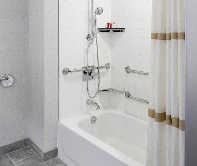 스탠다드 룸 더블 침대, Marriott Birmingham Grandview