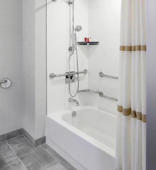 스탠다드 룸 킹사이즈 침대, Marriott Birmingham Grandview