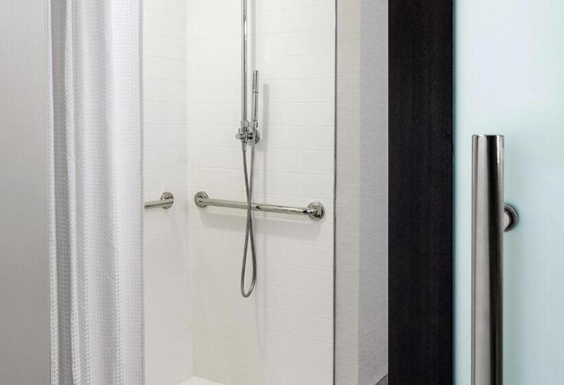 חדר סטנדרט עם מיטת קינג, Marriott Cincinnati Airport