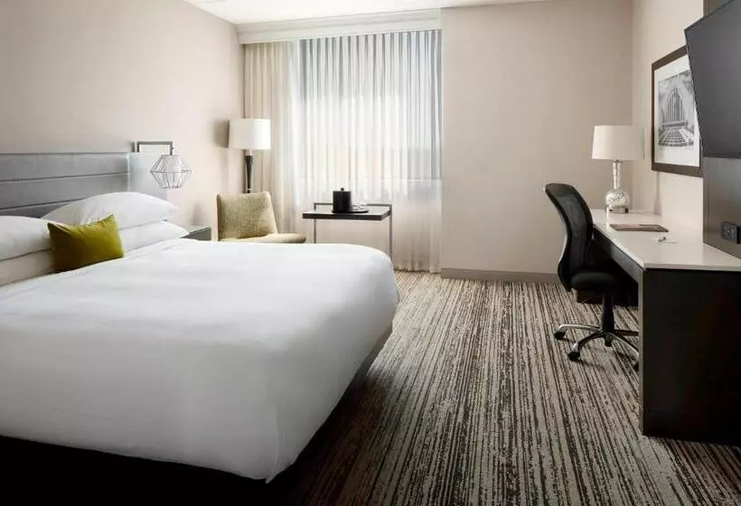 キングサイズベッドのスタンダードルーム, Marriott Cincinnati Airport