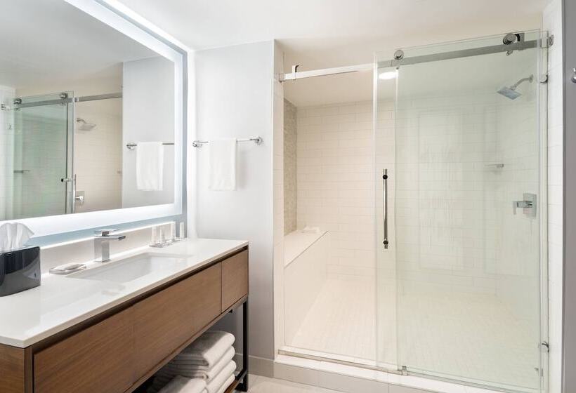 Номер Стандарт 2 Двуспальные Кровати, Marriott Greensboro Downtown