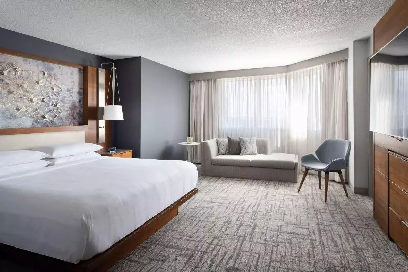 اتاق استاندارد با تخت بزرگ, Marriott Greensboro Downtown