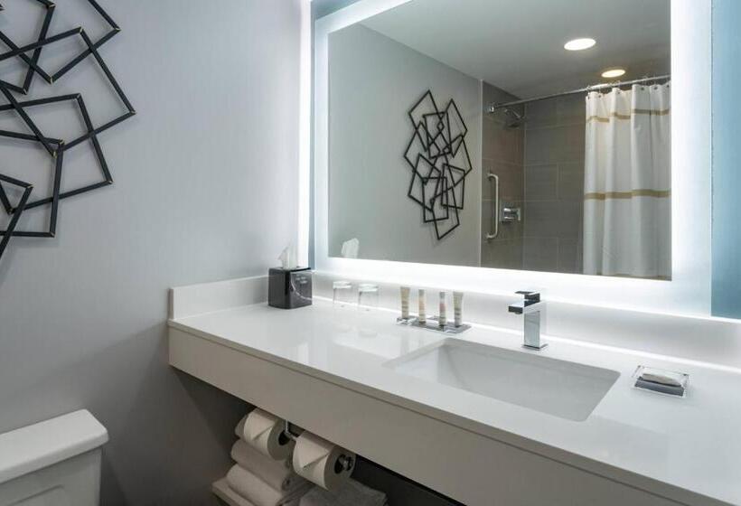 キングサイズベッドのスタンダードルーム, Marriott Greensboro Downtown