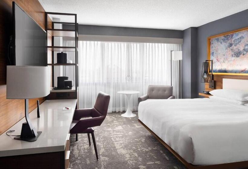 キングサイズベッドのスタンダードルーム, Marriott Greensboro Downtown