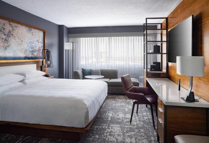 キングサイズベッドのスタンダードルーム, Marriott Greensboro Downtown