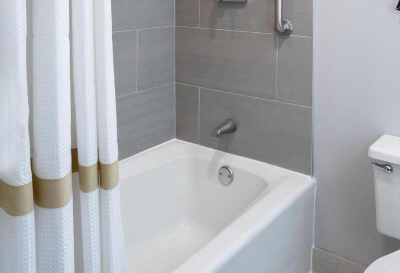 Номер Стандарт 2 Двуспальные Кровати, Marriott Greensboro Downtown