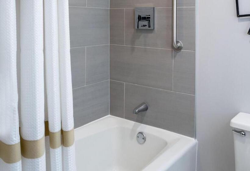 ２ダブルベッドのスタンダードルーム, Marriott Greensboro Downtown