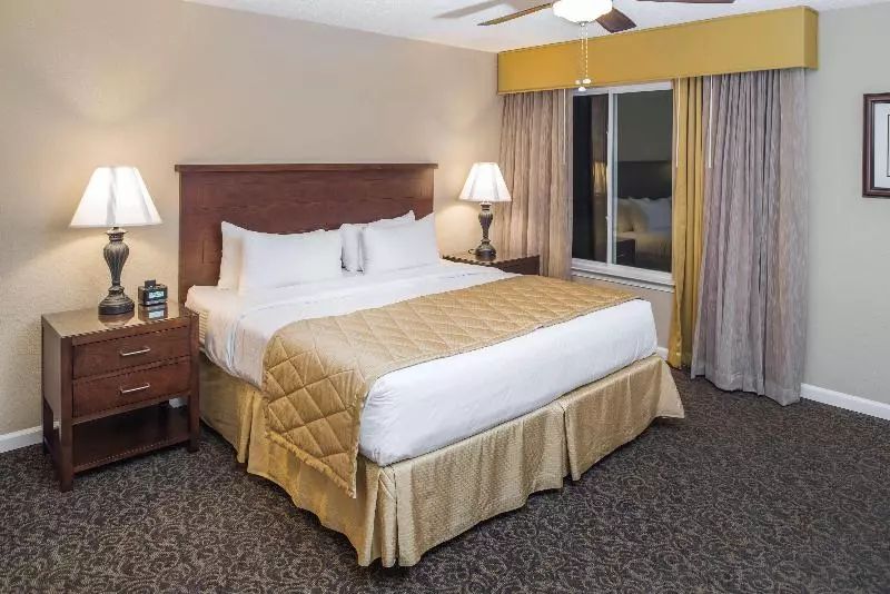 سوئیت 2 خوابه, Powhatan Resort
