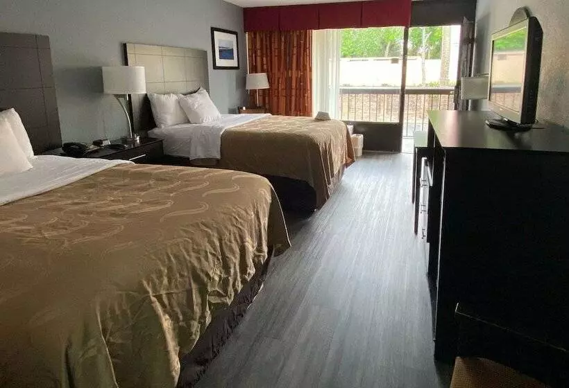 ２ダブルベッドのスタンダードルーム, Quality Inn & Suites Gulf Breeze Bayside Near Pensacola Beach