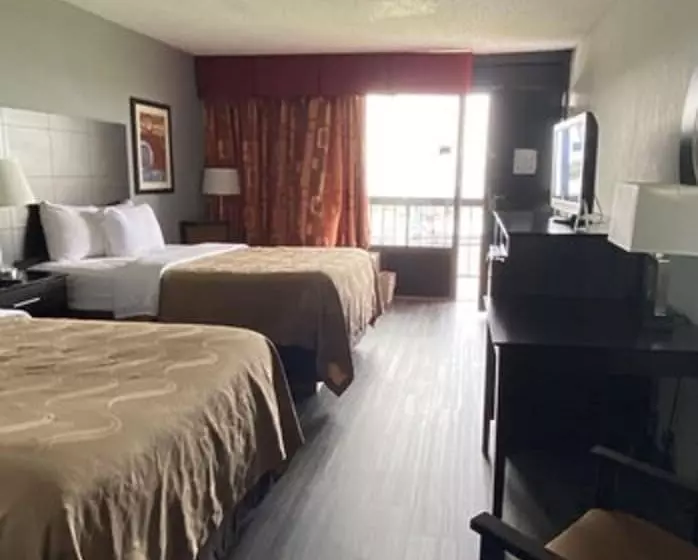 ２ダブルベッドのスタンダードルーム, Quality Inn & Suites Gulf Breeze Bayside Near Pensacola Beach