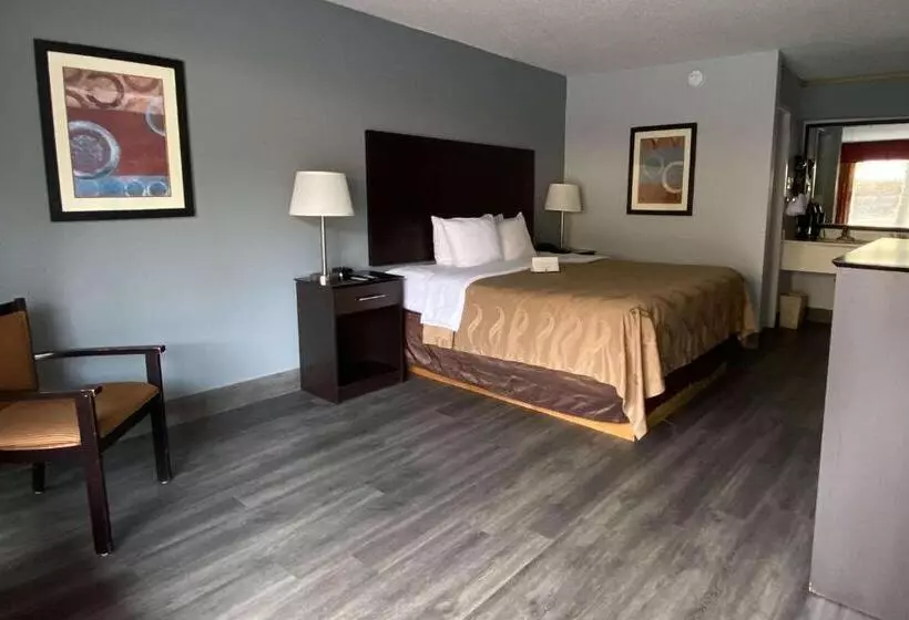 キングサイズベッドのスタンダードルーム, Quality Inn & Suites Gulf Breeze Bayside Near Pensacola Beach