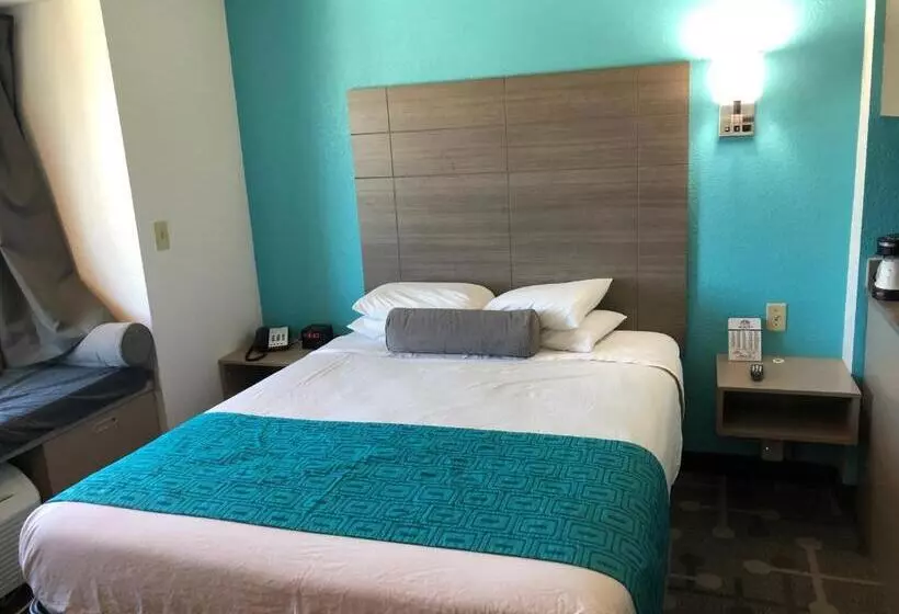 اتاق استاندارد, Red Lion Inn & Suites Elk Grove Village