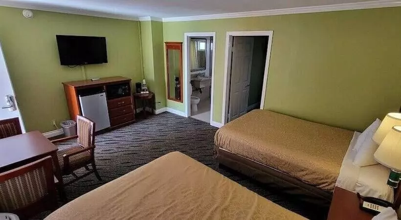 سوییت خانوادگی, Redondo Inn And Suites