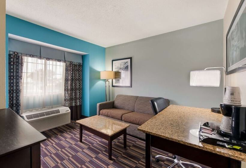 جناح, Baymont By Wyndham Elizabeth City